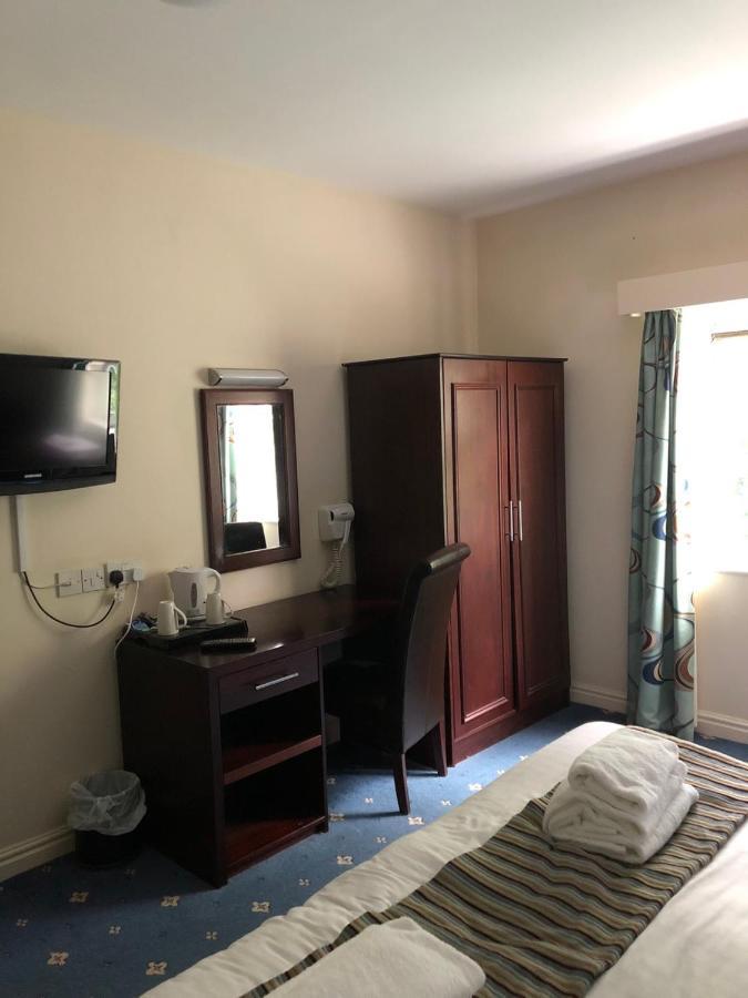 Stafford South Hatherton Hotel Penkridge Esterno foto