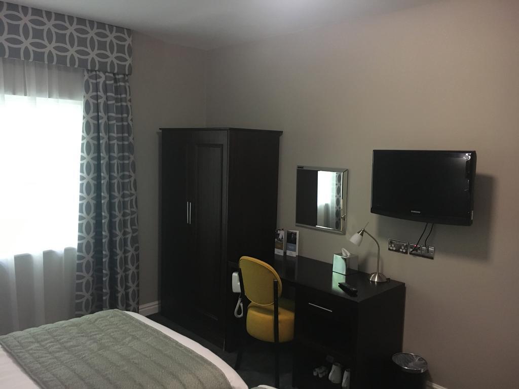 Stafford South Hatherton Hotel Penkridge Esterno foto