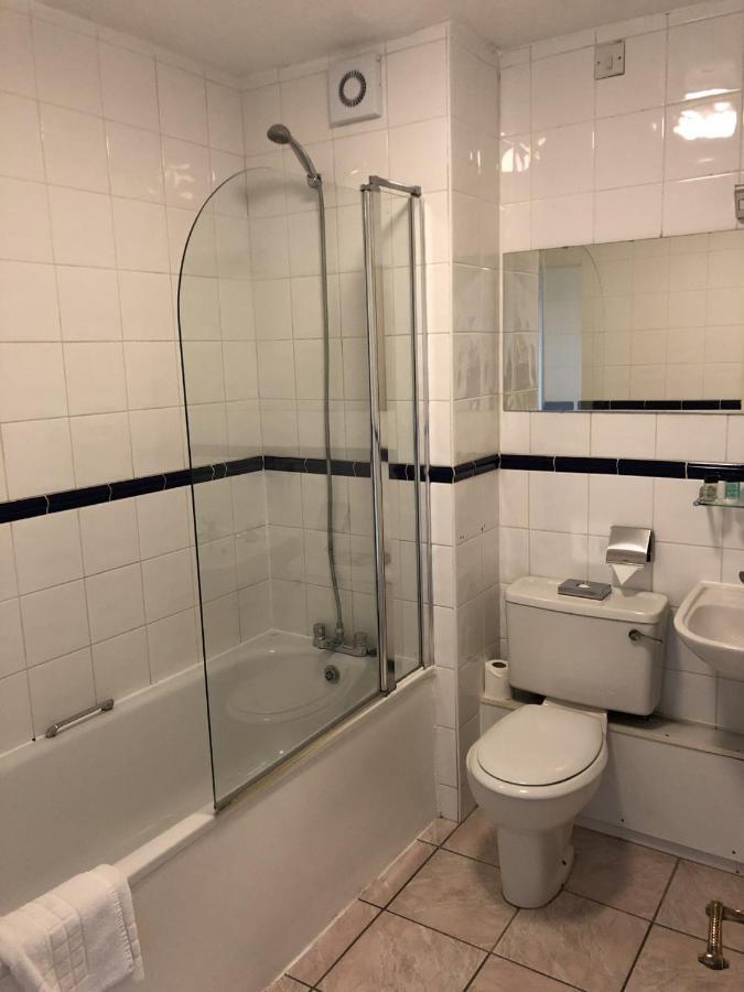 Stafford South Hatherton Hotel Penkridge Esterno foto