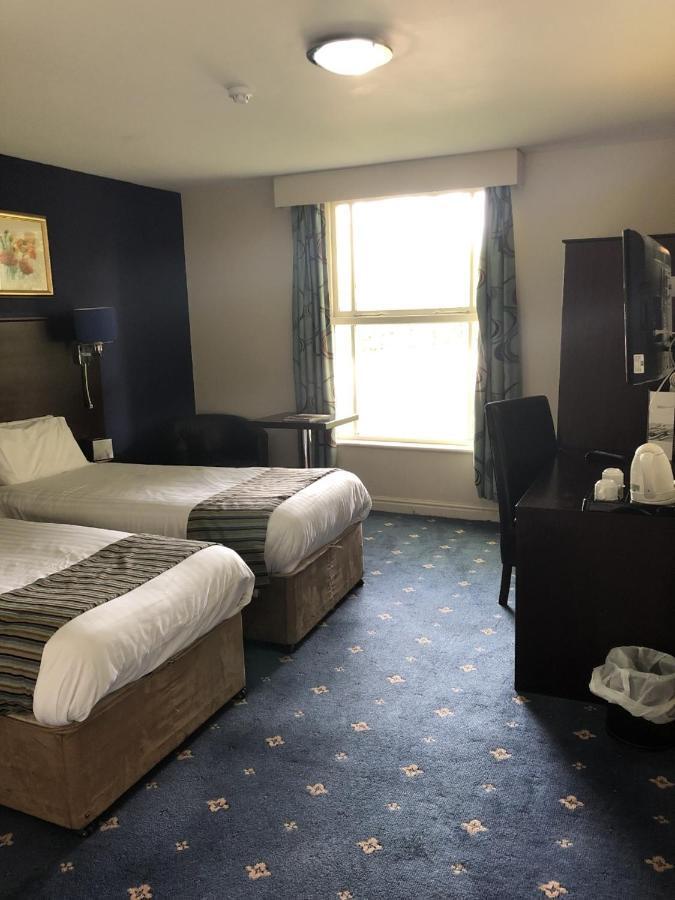 Stafford South Hatherton Hotel Penkridge Esterno foto